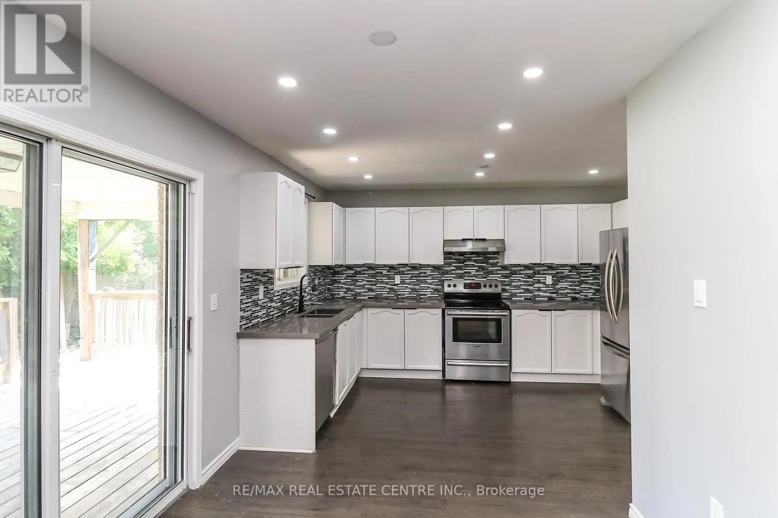 304 CUNDLES ROAD W