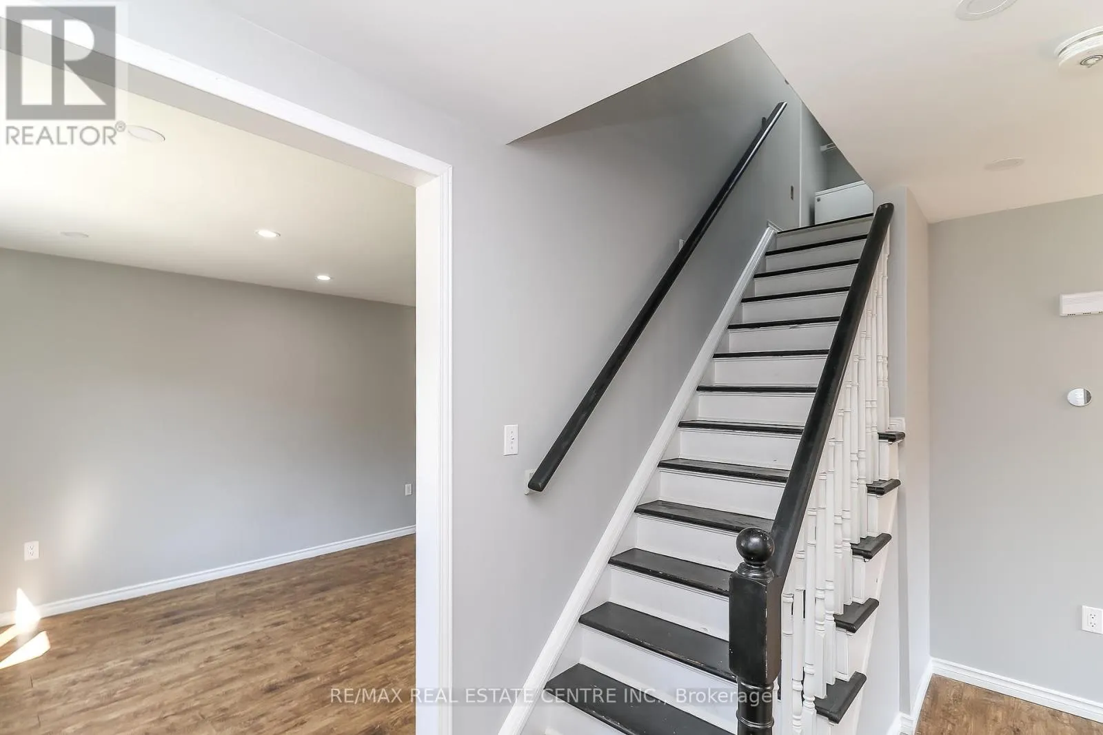 304 CUNDLES ROAD W