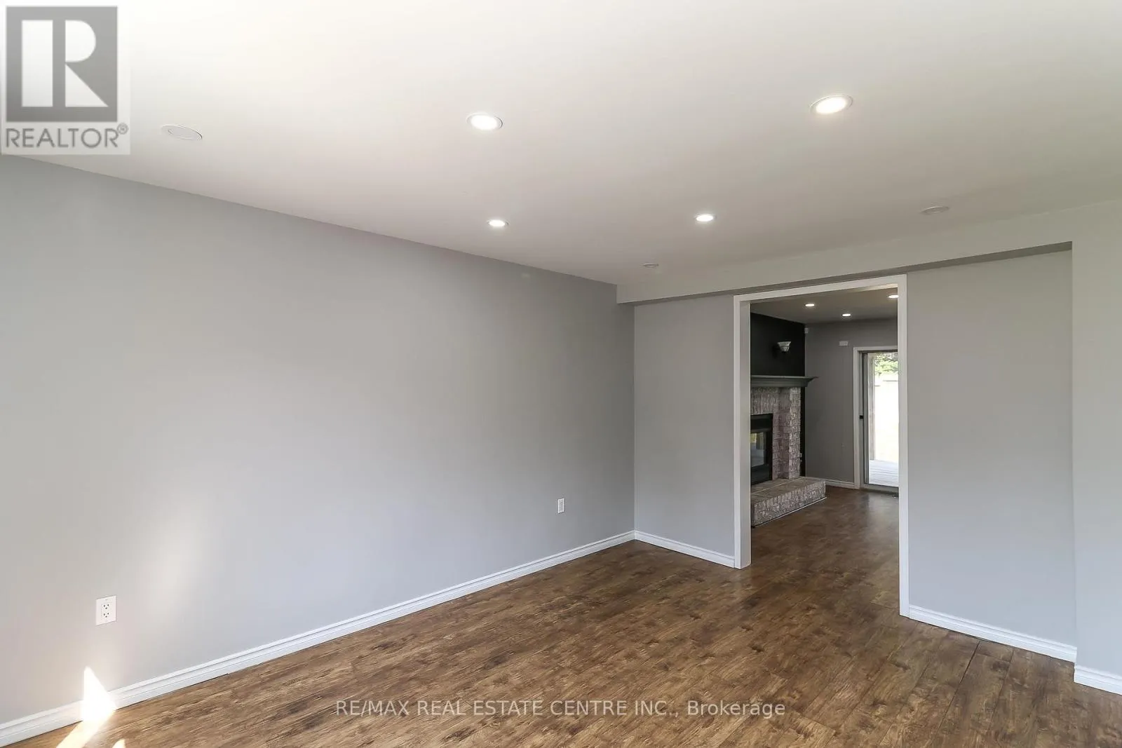 304 CUNDLES ROAD W