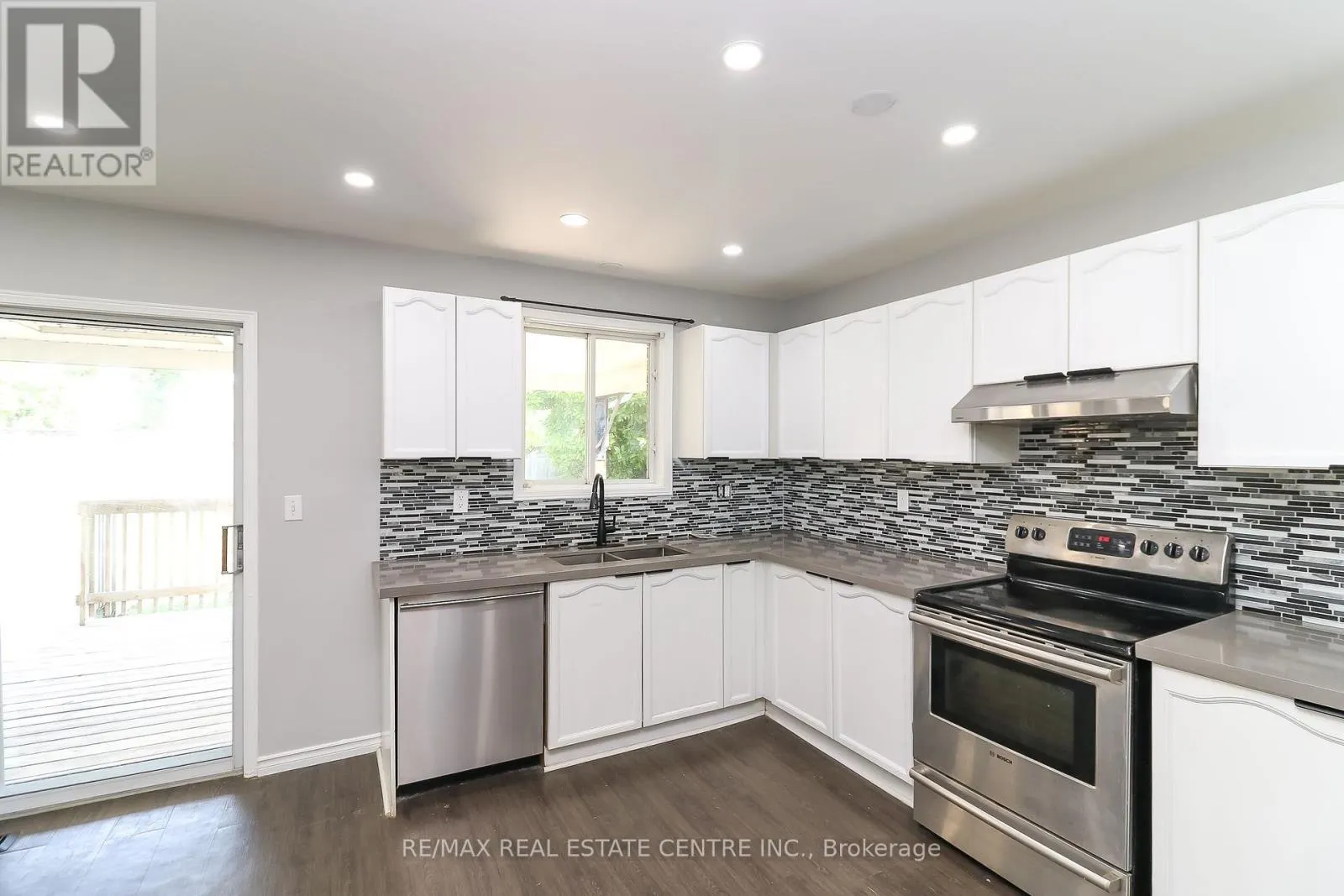 304 CUNDLES ROAD W
