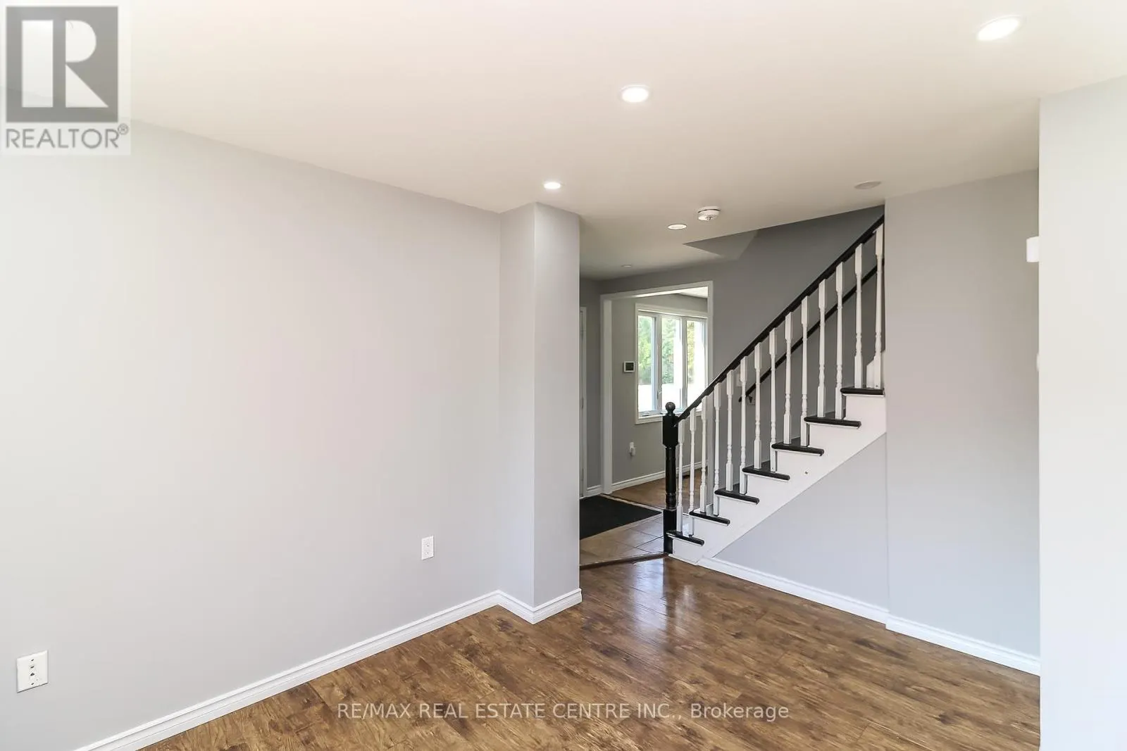 304 CUNDLES ROAD W