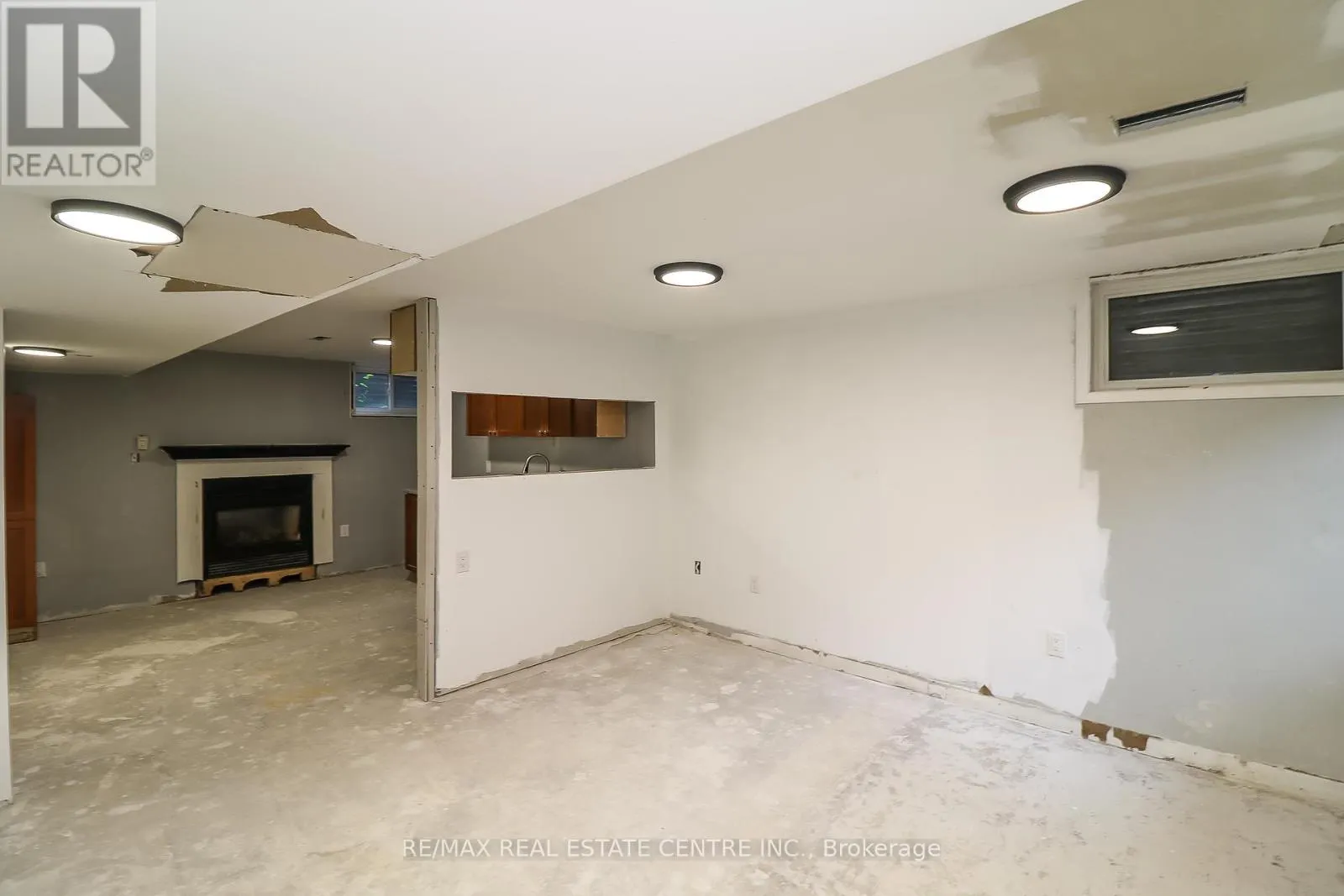 304 CUNDLES ROAD W