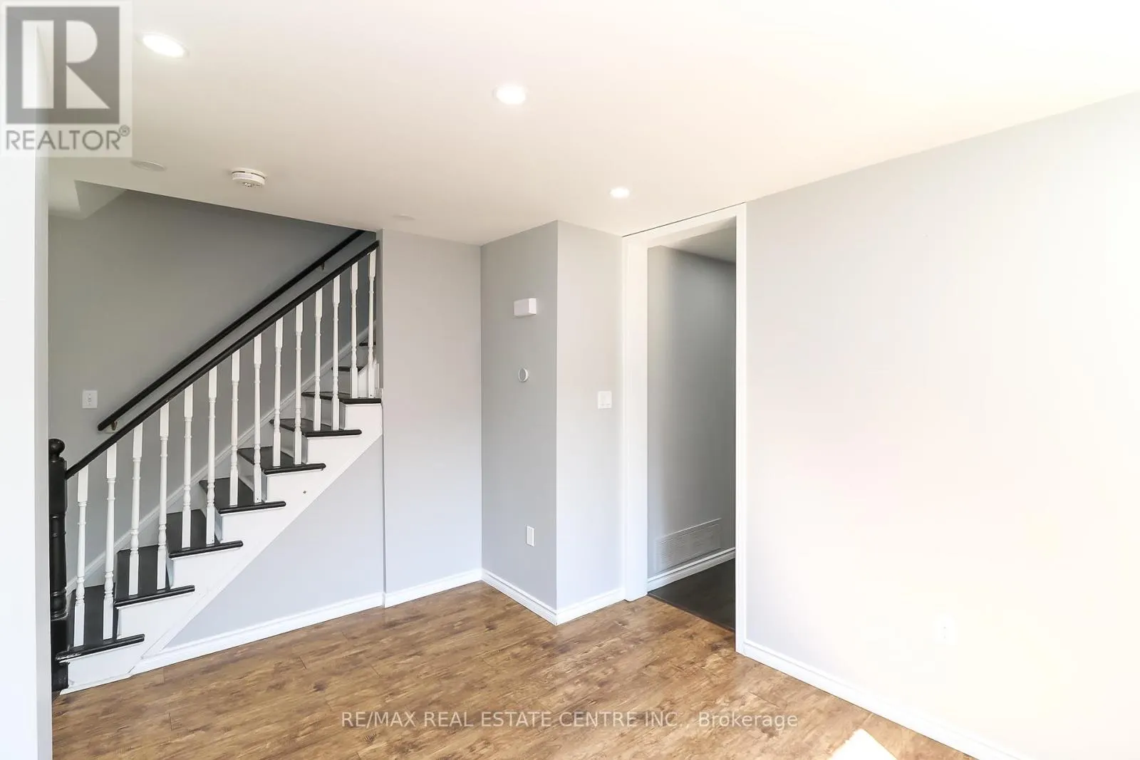 304 CUNDLES ROAD W