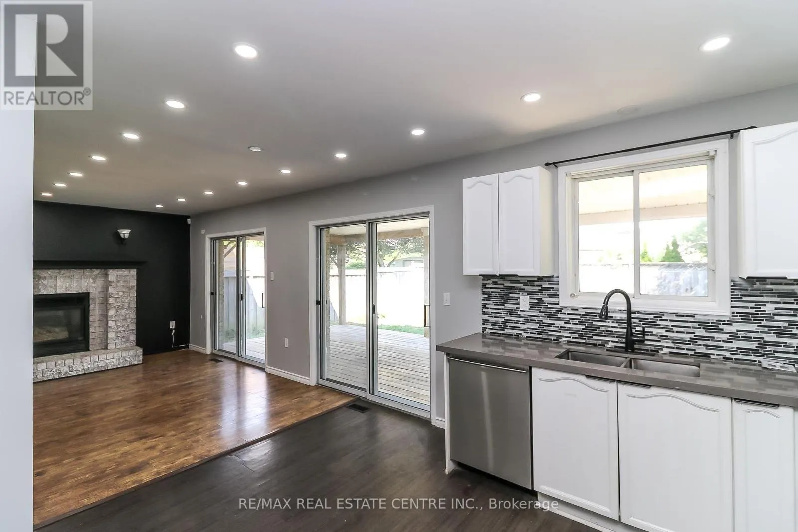 304 CUNDLES ROAD W