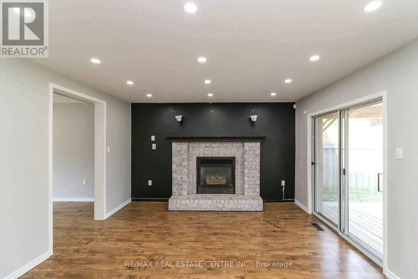304 CUNDLES ROAD W