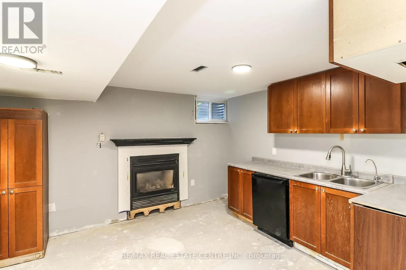 304 CUNDLES ROAD W