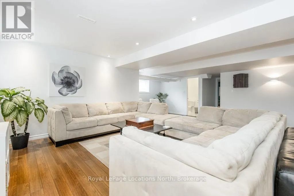 48 MEADOWLARK BOULEVARD