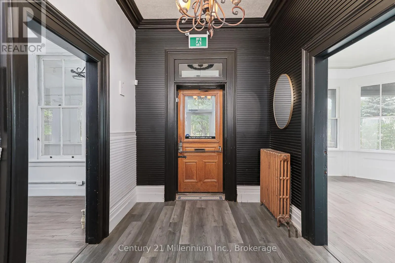 300 - 637 HURONTARIO STREET, #300