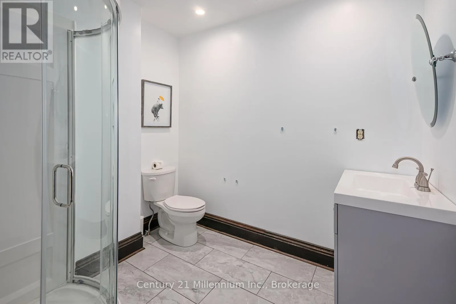 300 - 637 HURONTARIO STREET, #300