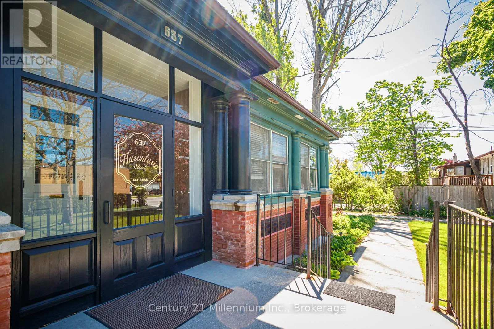 300 - 637 HURONTARIO STREET, #300