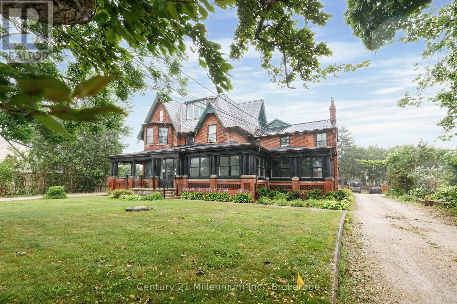 637 HURONTARIO STREET