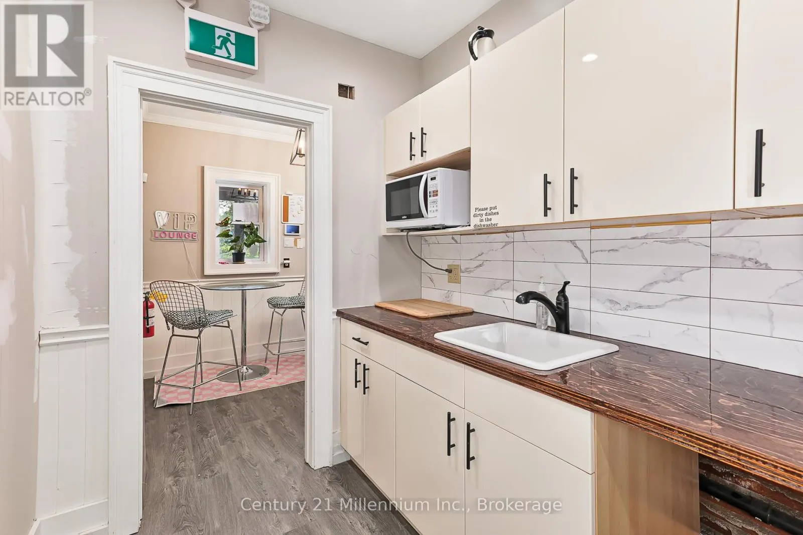 102 - 637 HURONTARIO STREET, #102