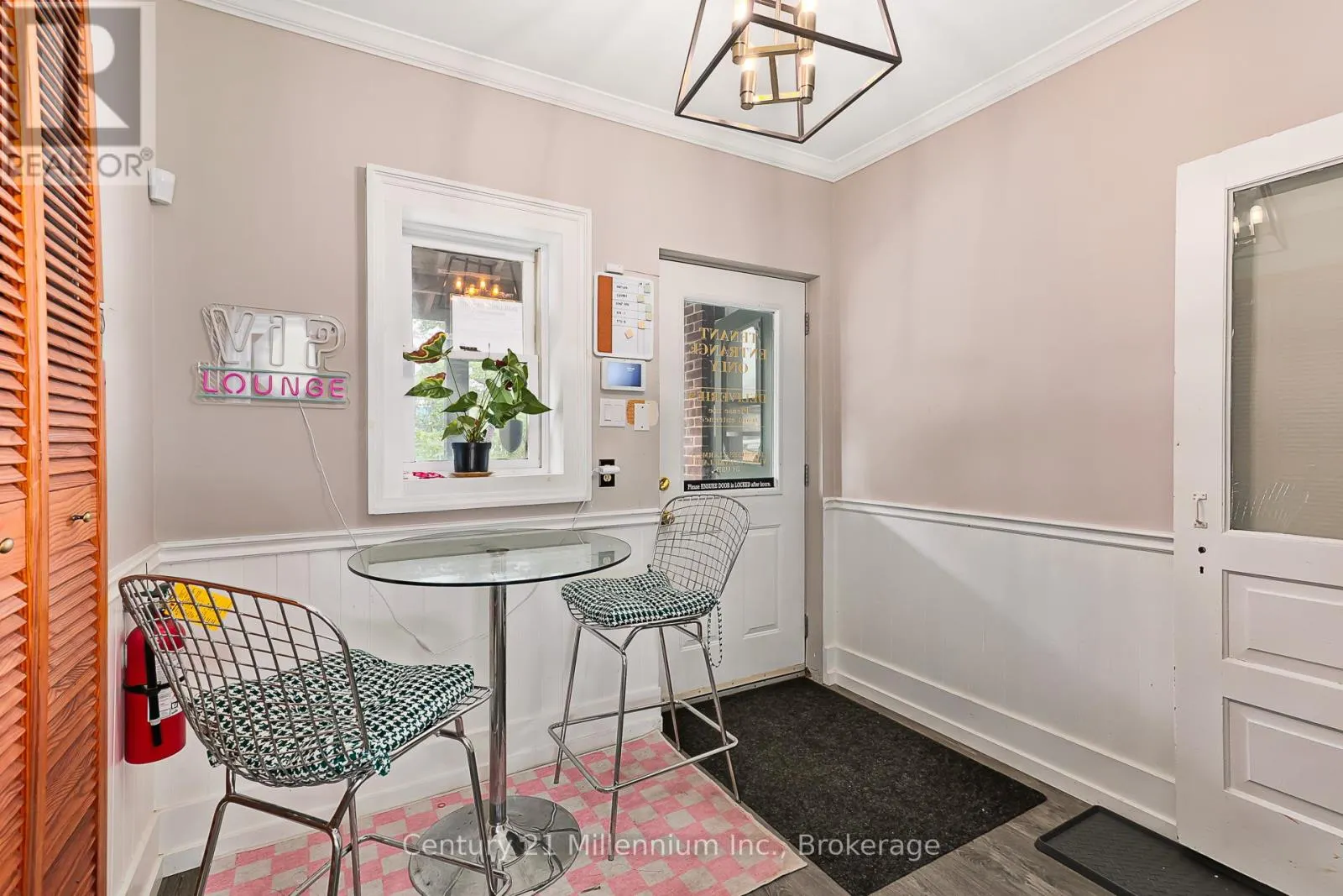 102 - 637 HURONTARIO STREET, #102