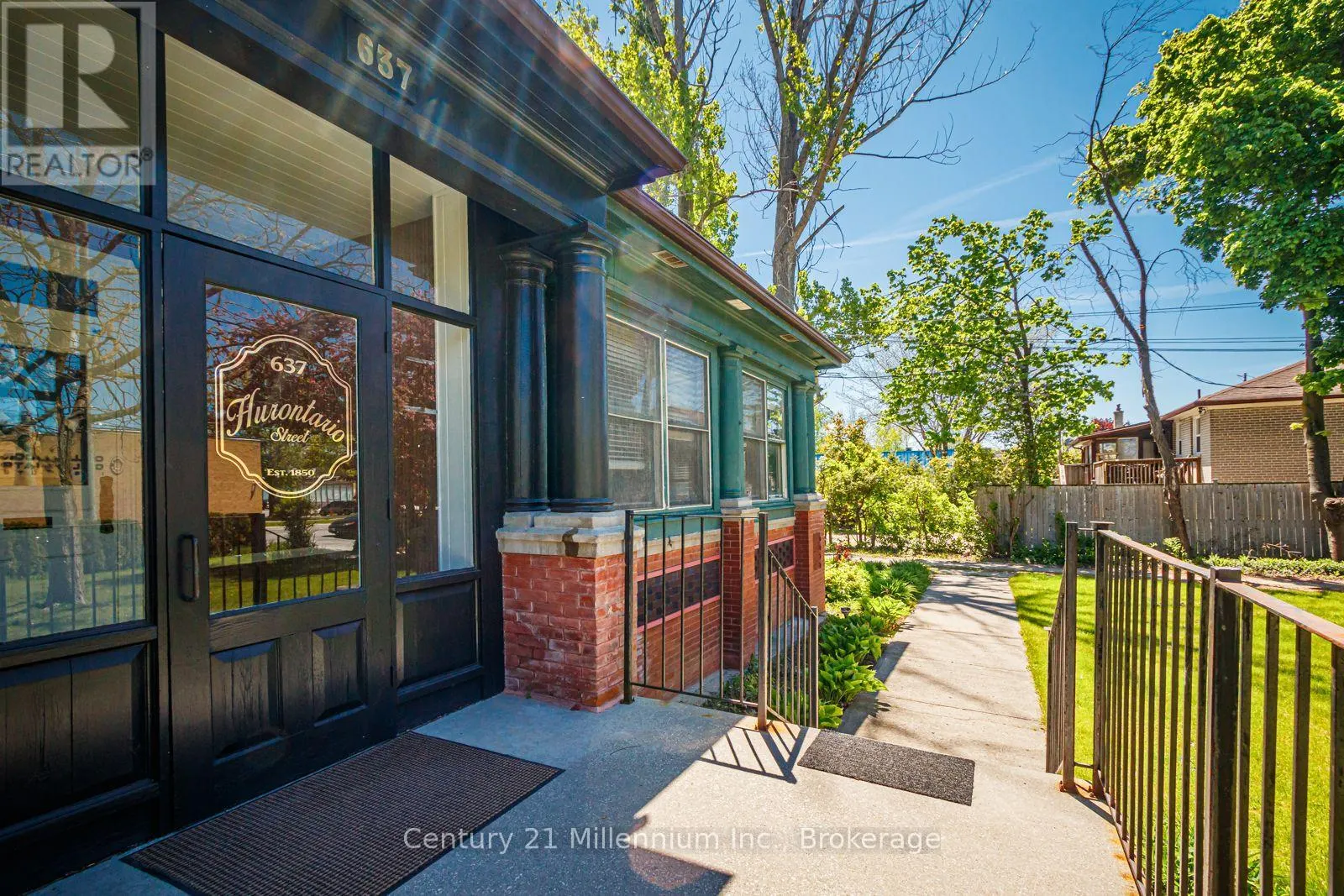 102 - 637 HURONTARIO STREET, #102