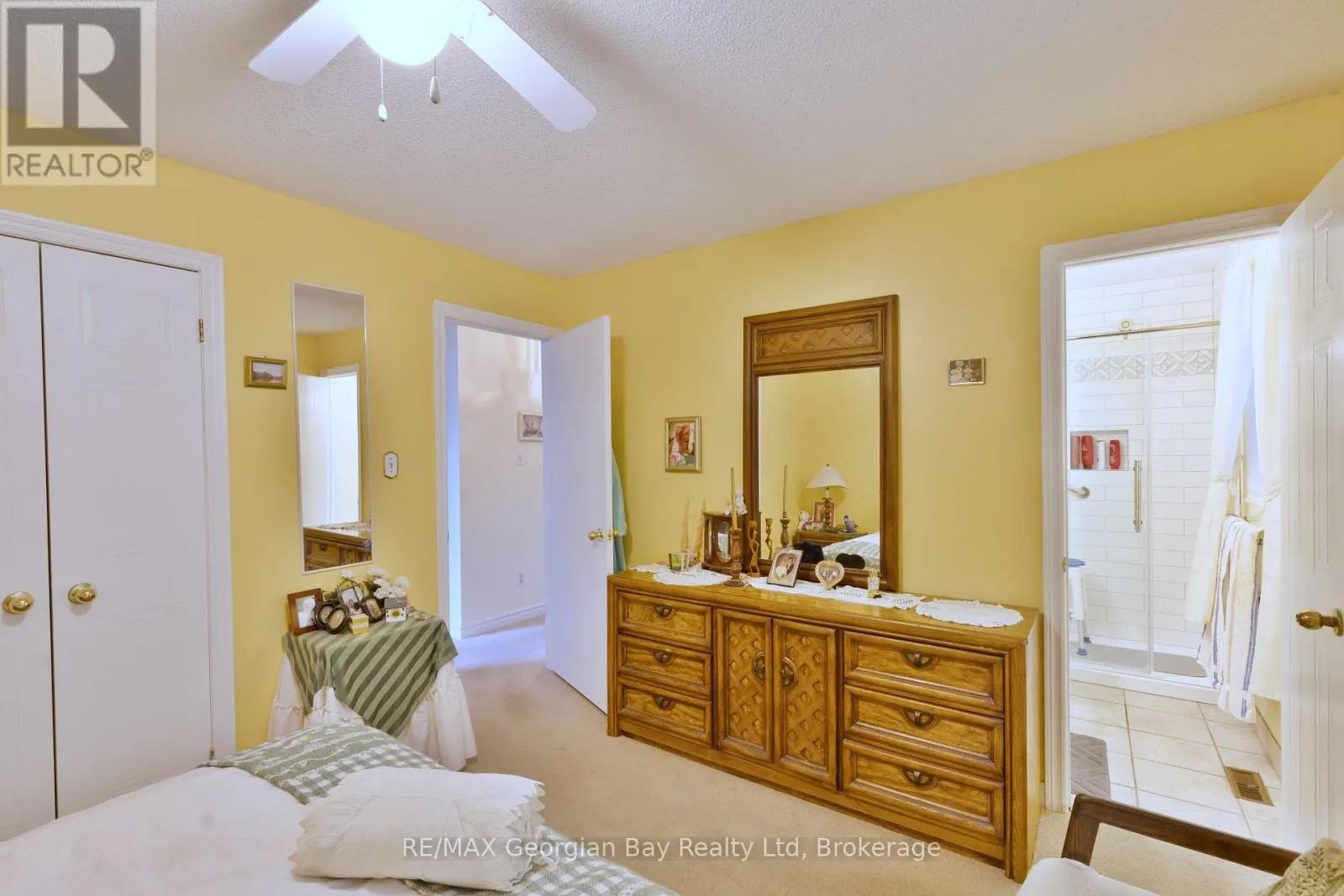 1057 DINA CRESCENT