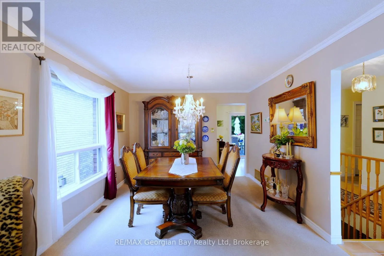 1057 DINA CRESCENT