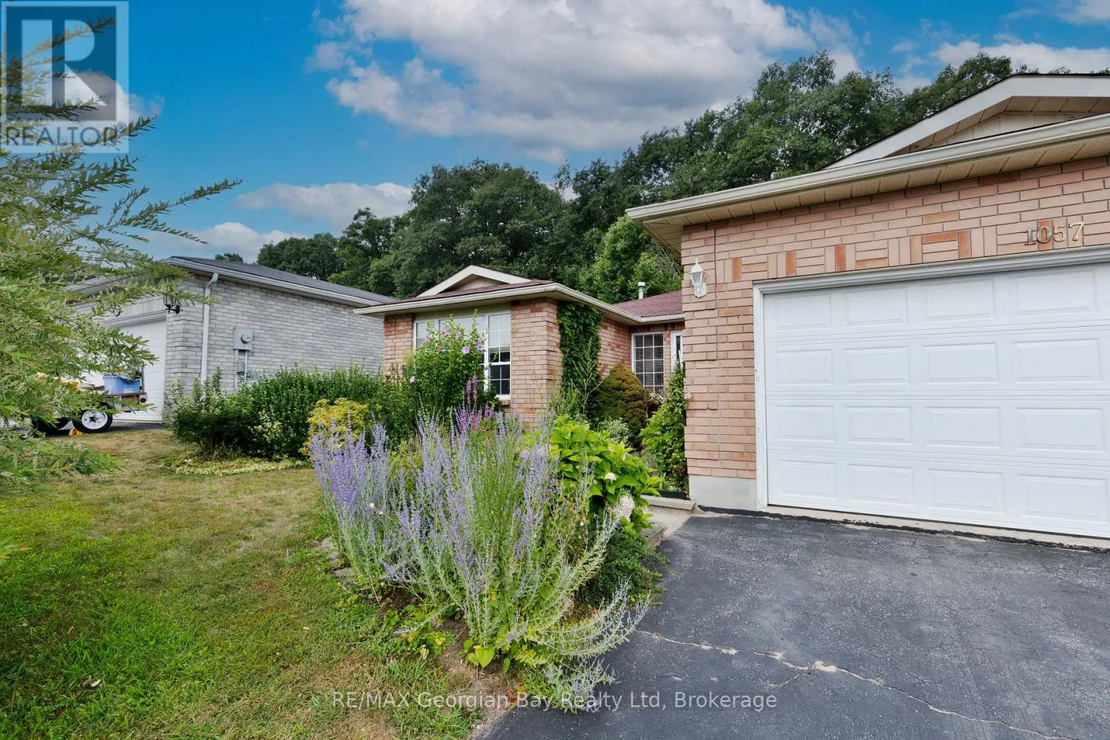 1057 DINA CRESCENT