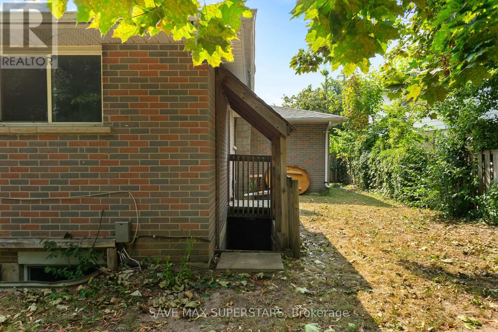 71 COLLEGE CRESCENT