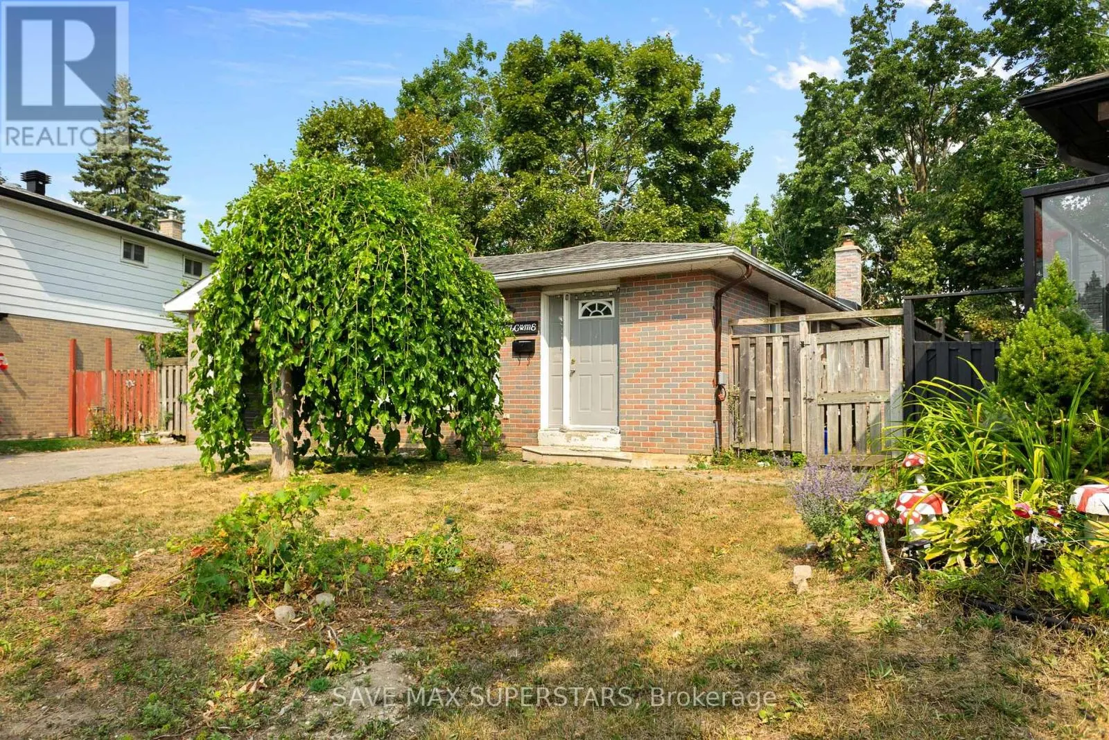 71 COLLEGE CRESCENT