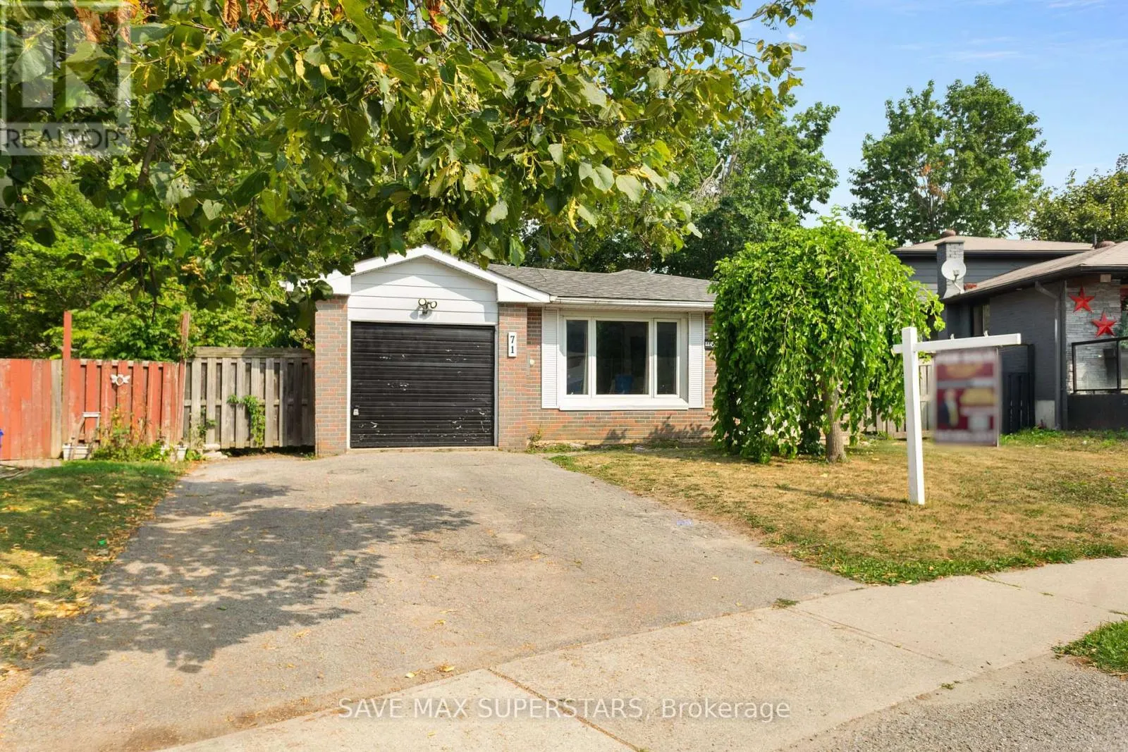 71 COLLEGE CRESCENT