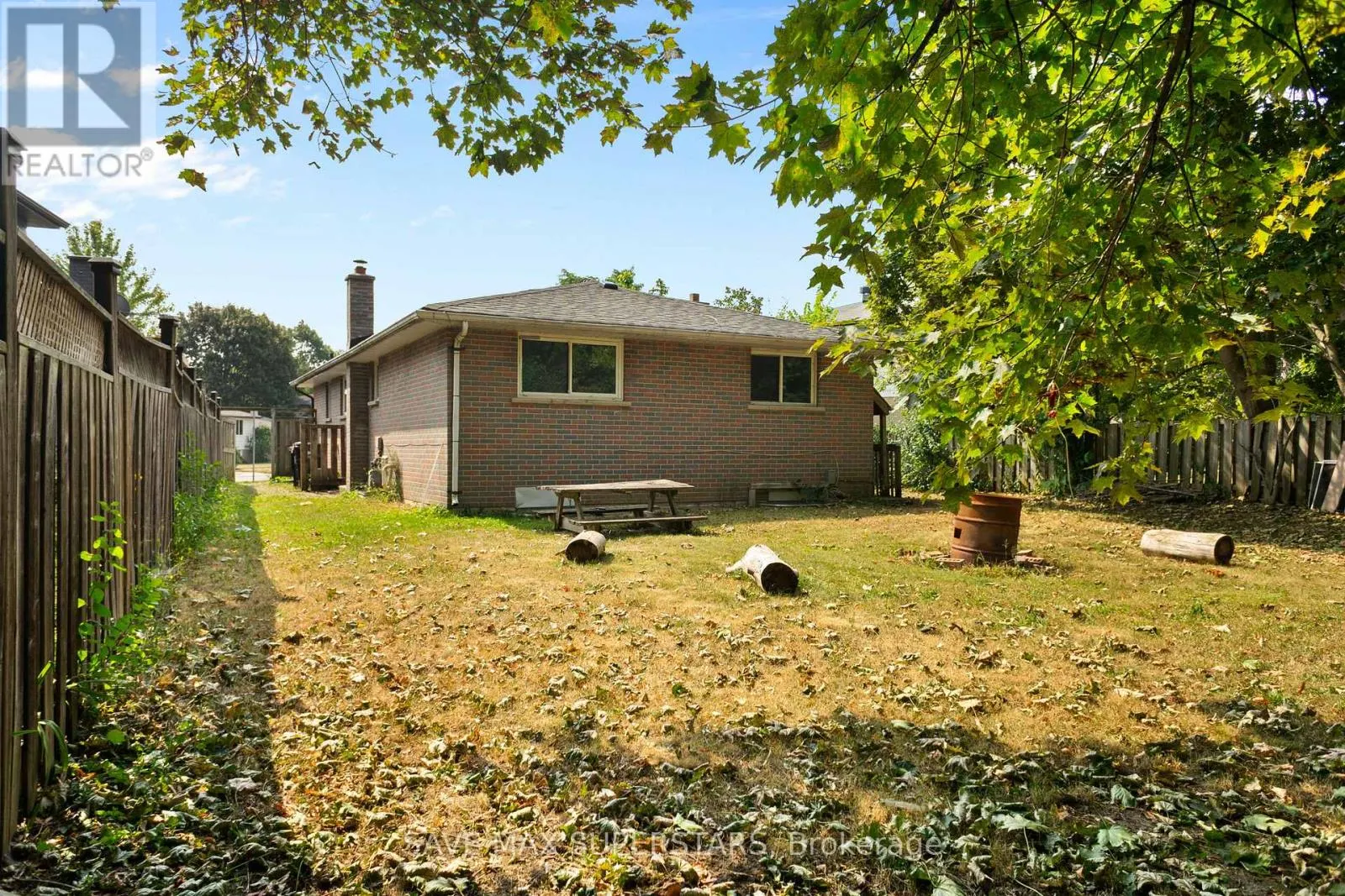 71 COLLEGE CRESCENT