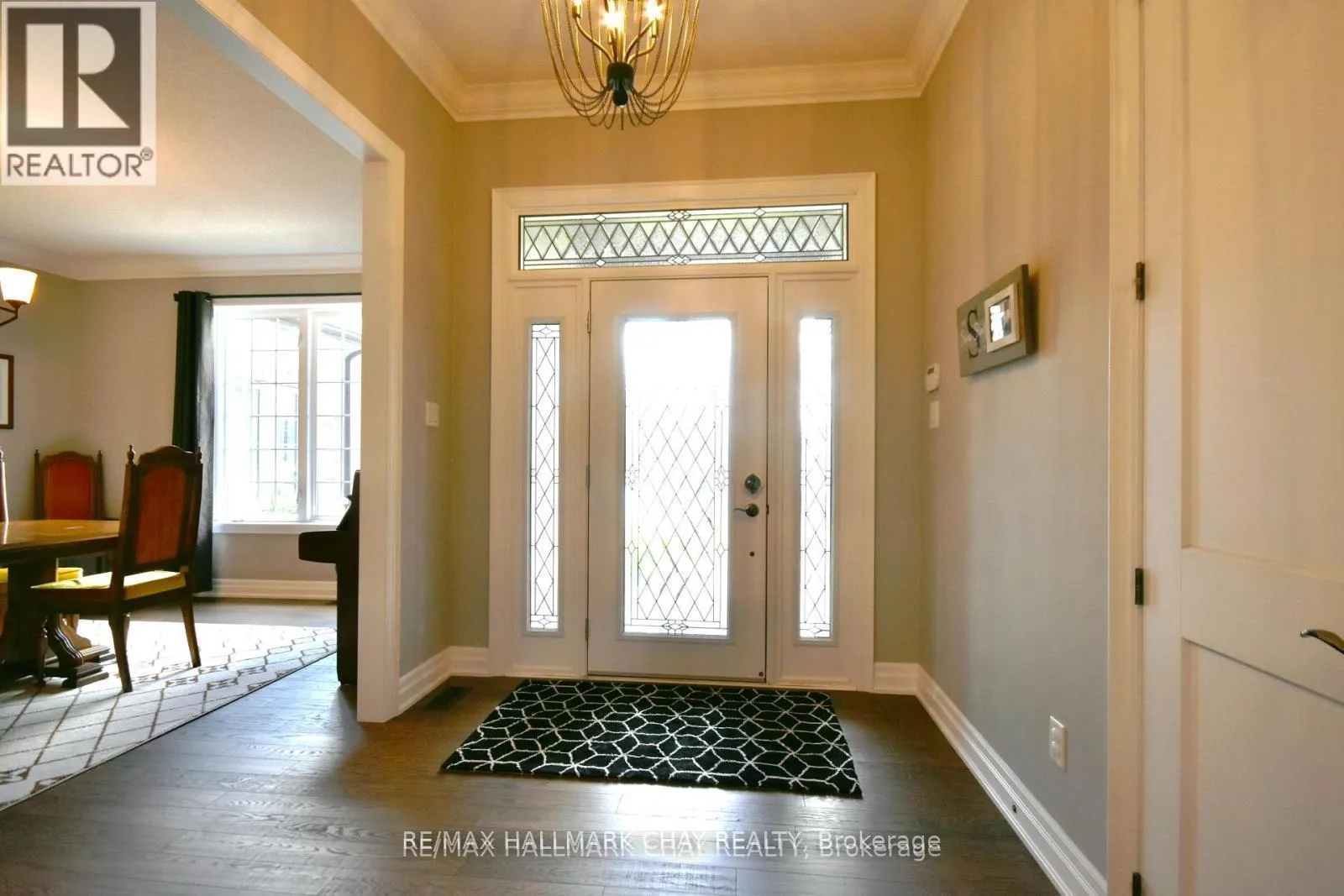 5 KANATA COURT
