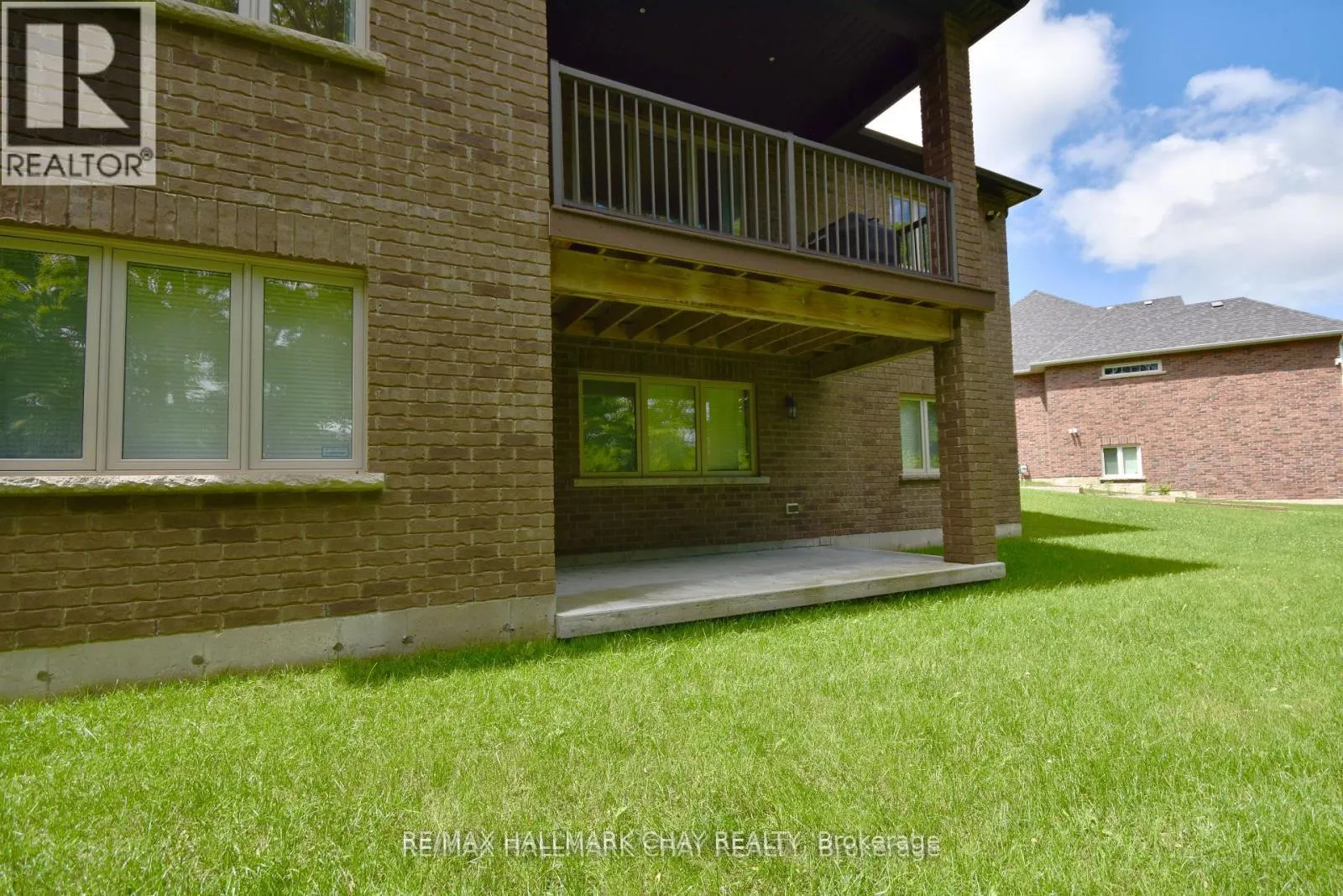 5 KANATA COURT