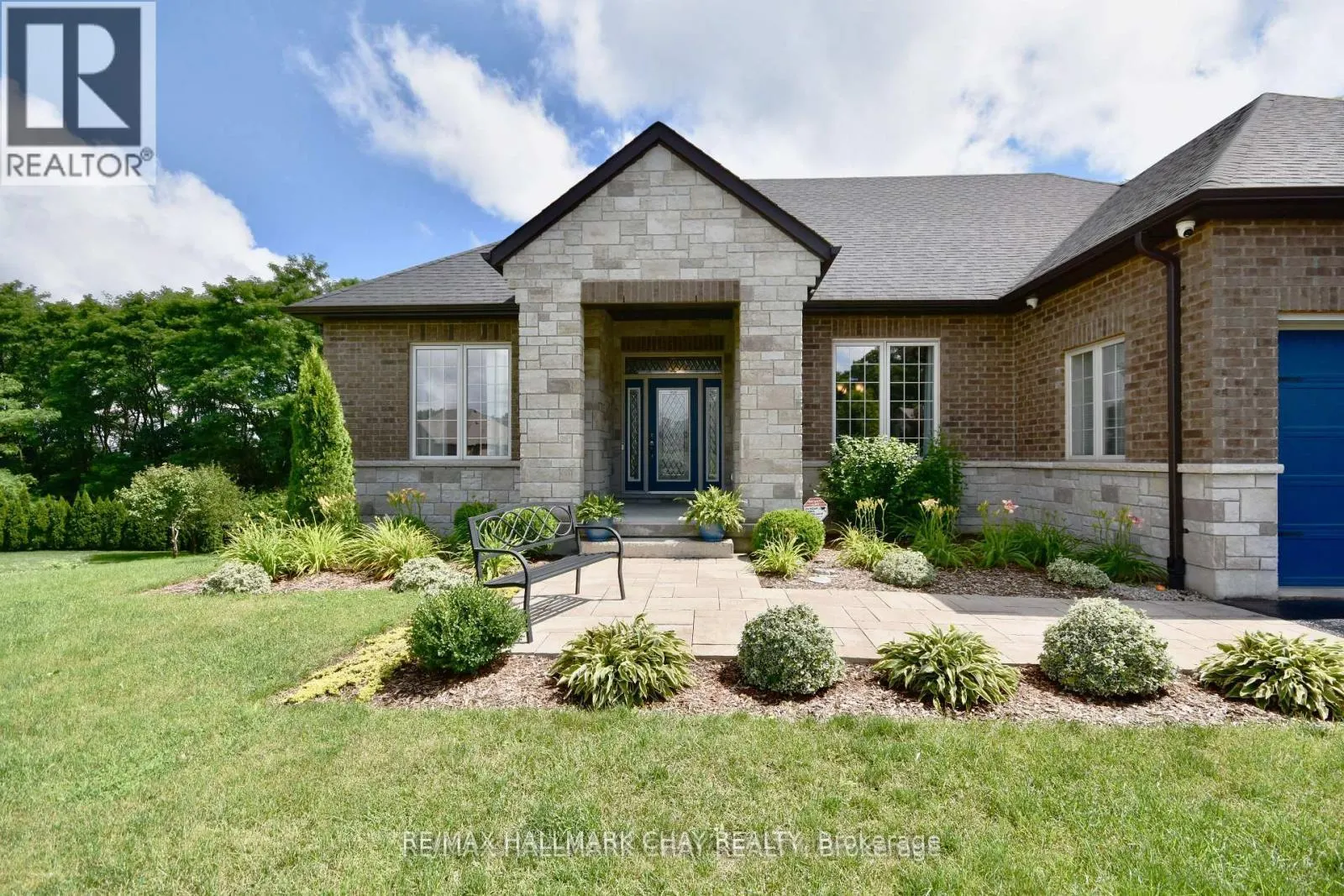 5 KANATA COURT
