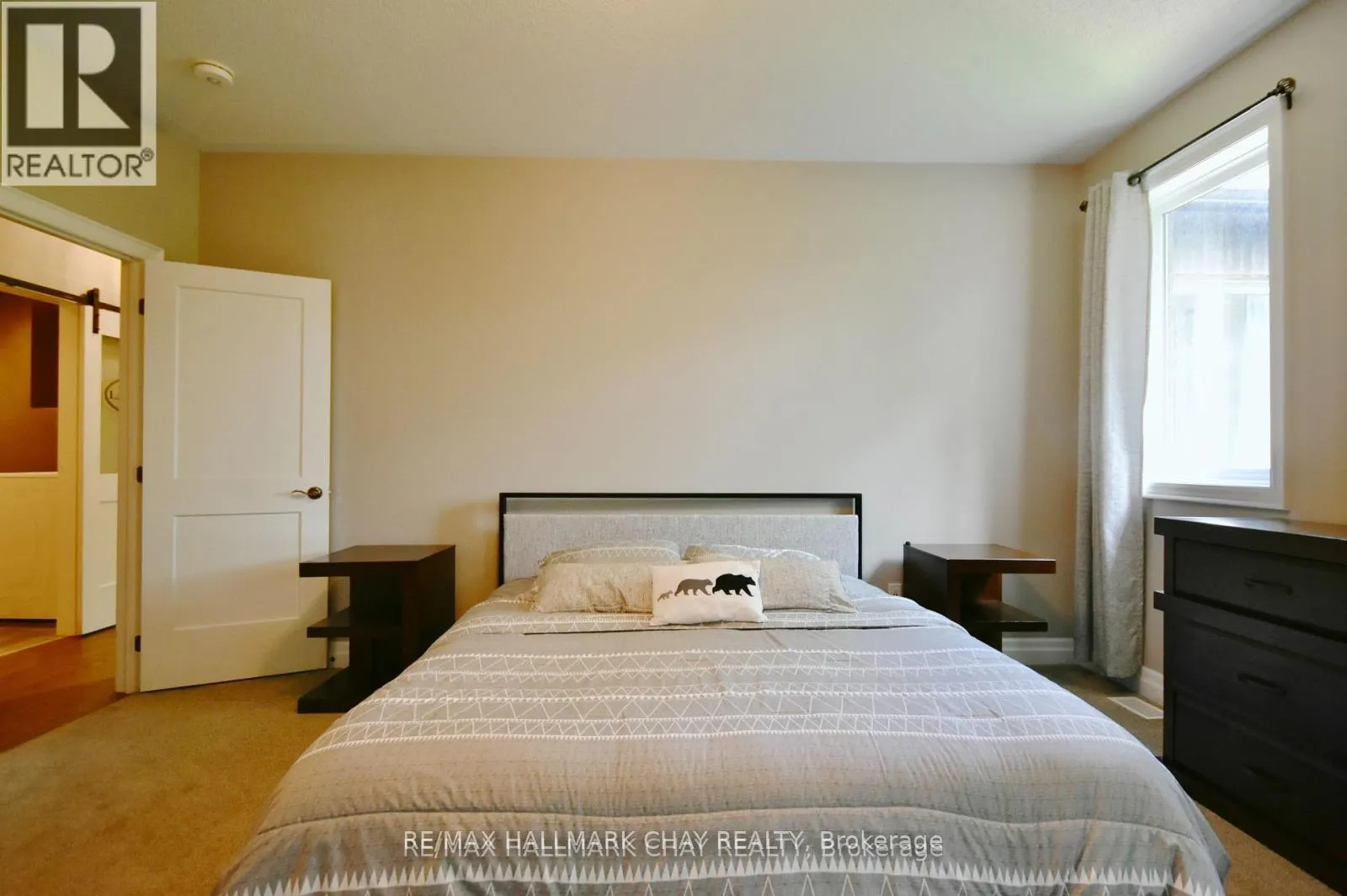 5 KANATA COURT