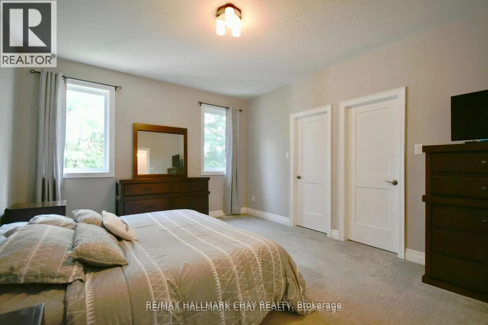 5 KANATA COURT
