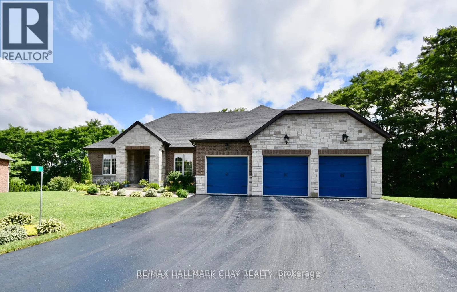5 KANATA COURT