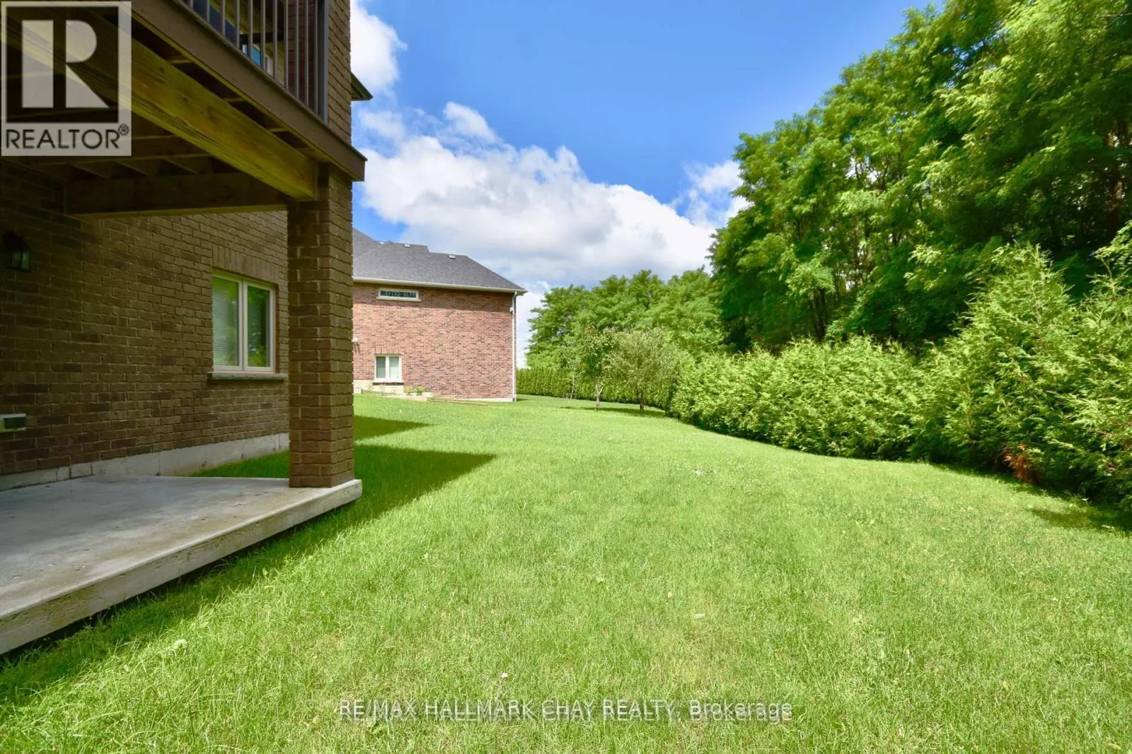 5 KANATA COURT