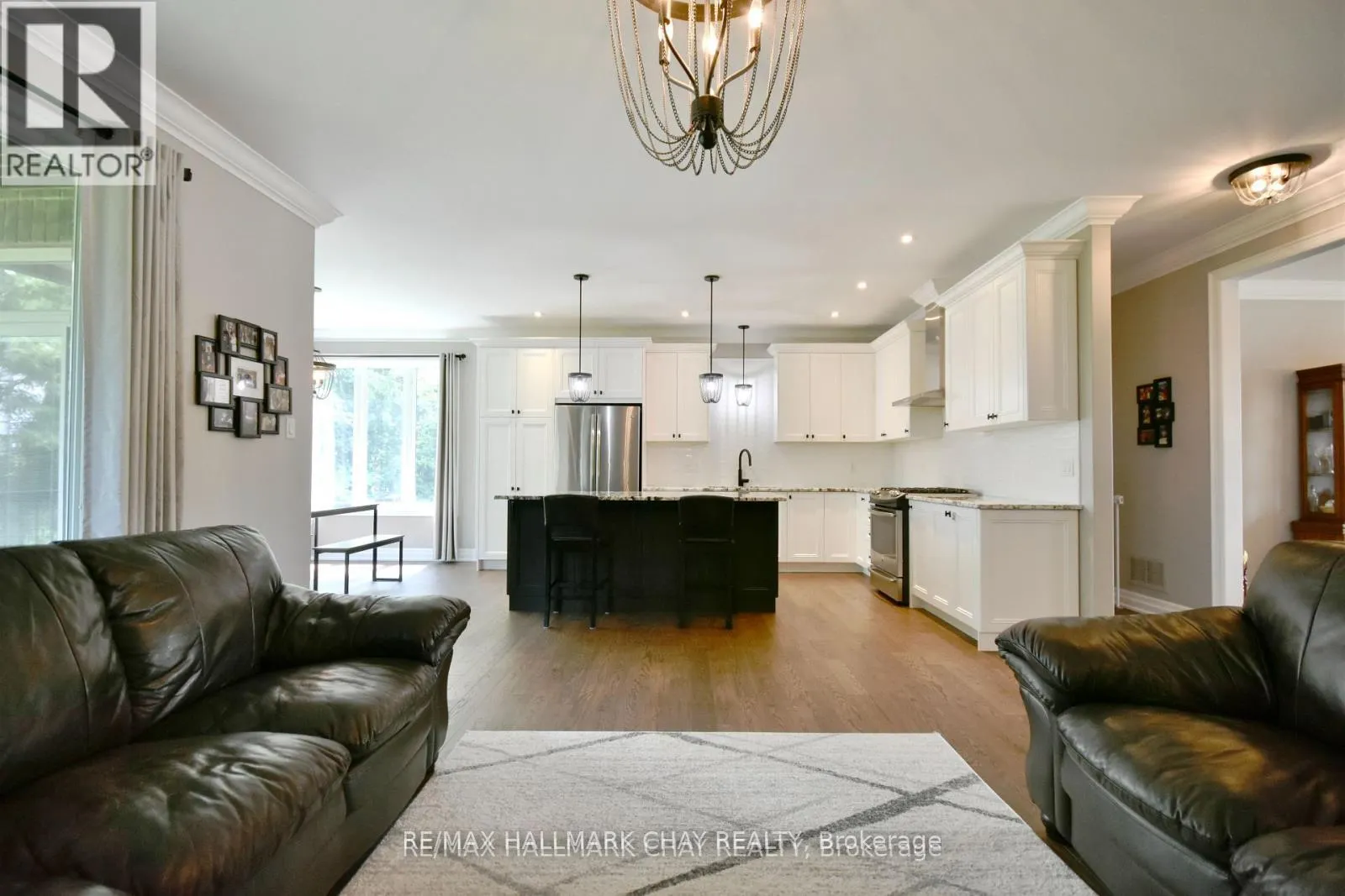 5 KANATA COURT