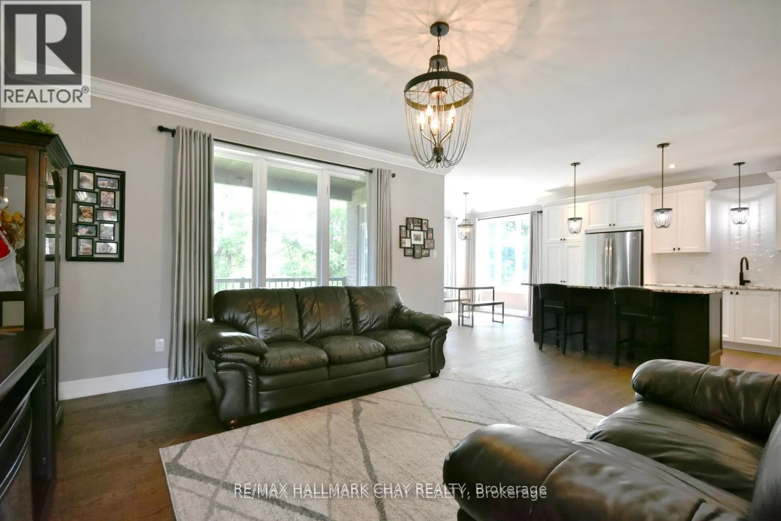 5 KANATA COURT
