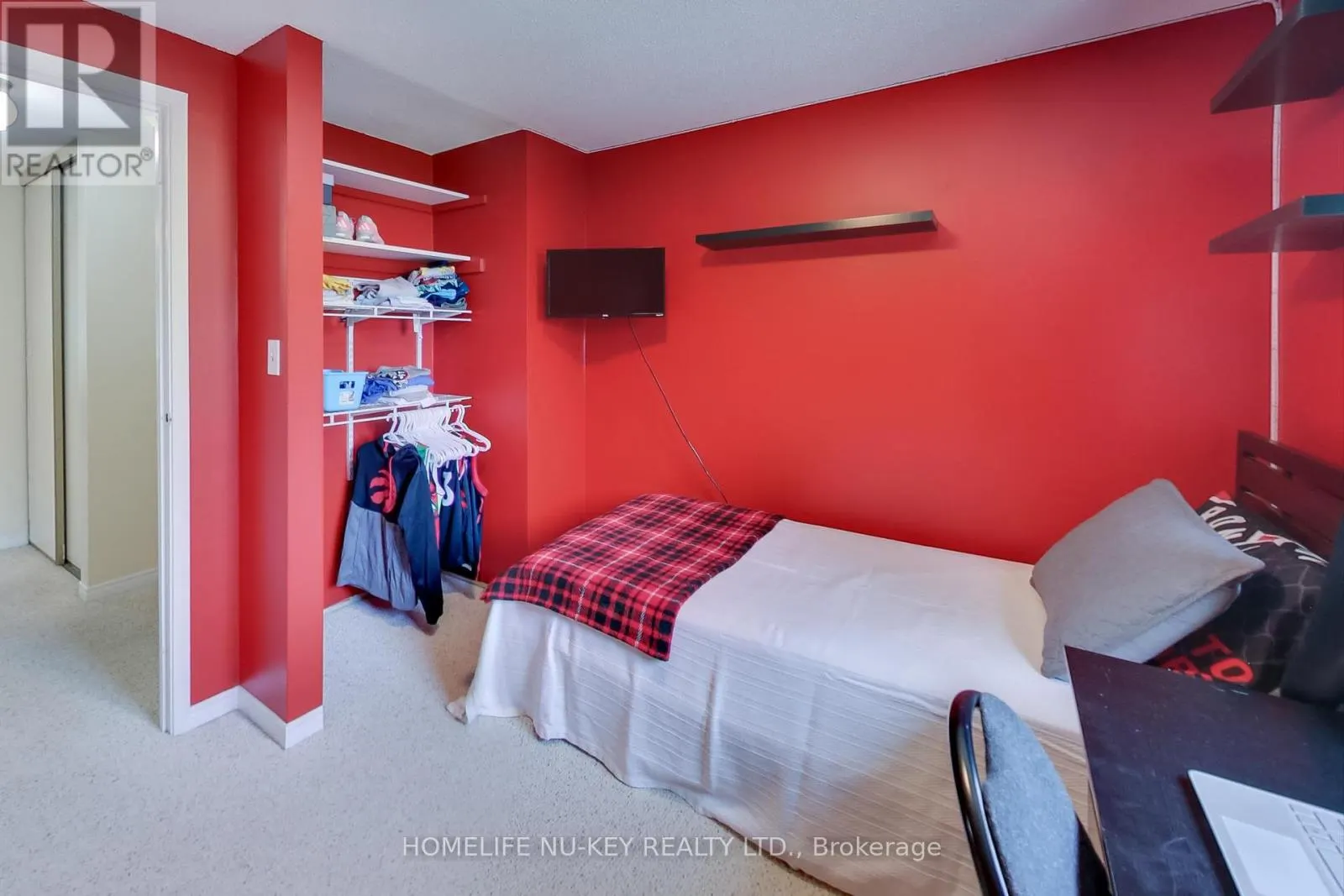 219 CUNDLES ROAD W