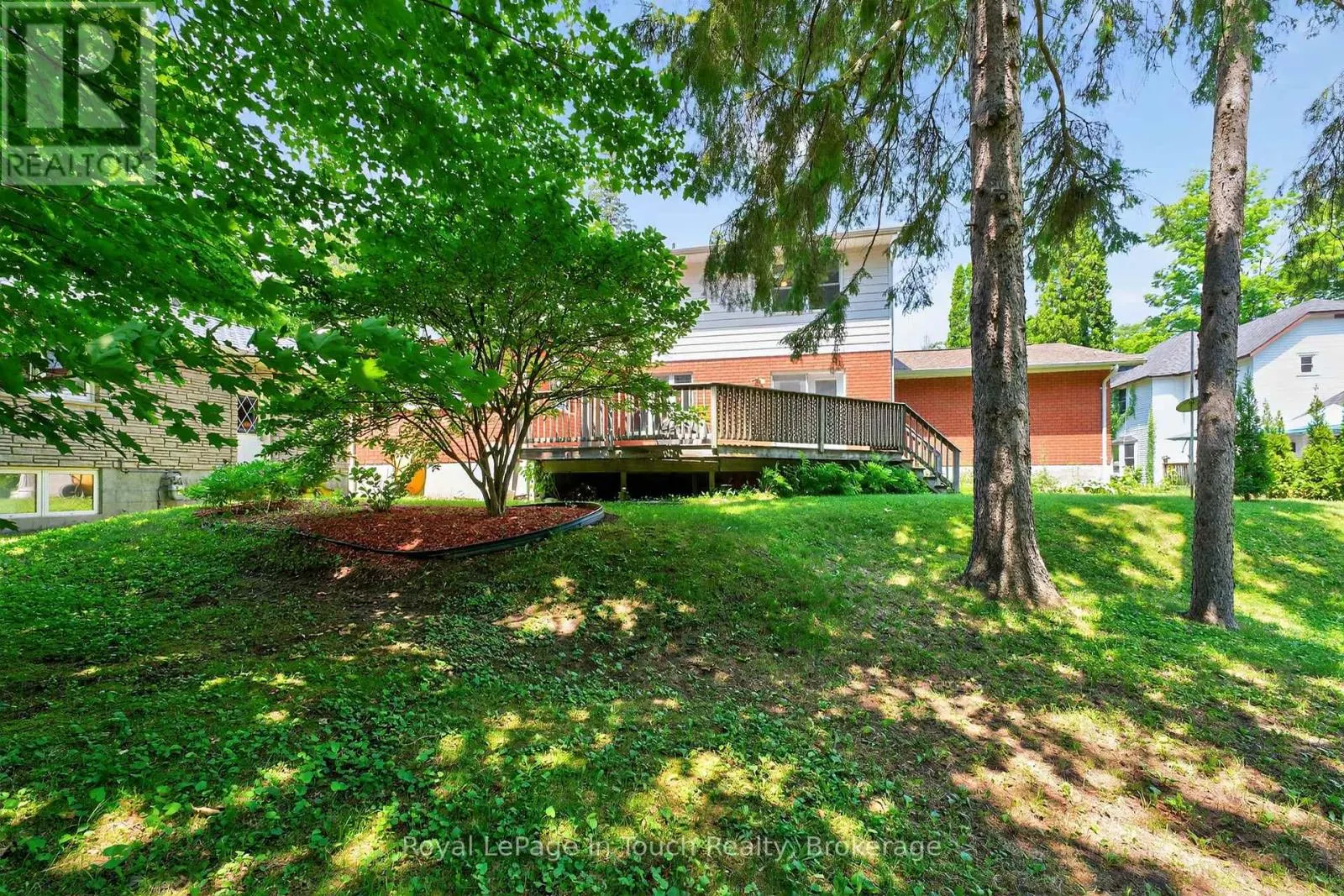 56 ROBERT STREET E