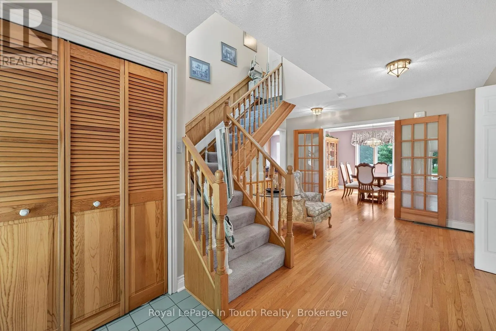 56 ROBERT STREET E