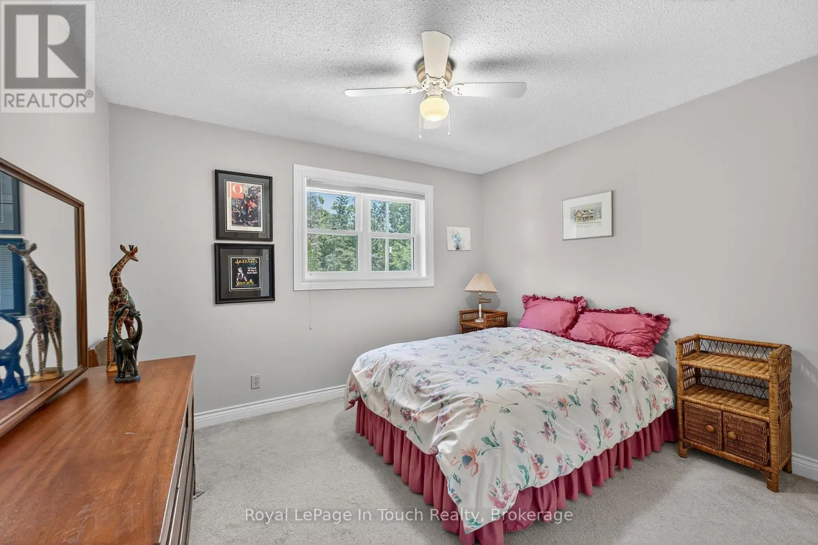 56 ROBERT STREET E