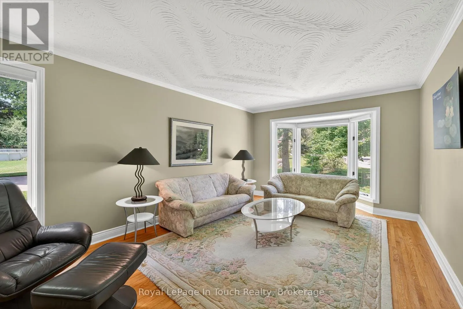 56 ROBERT STREET E