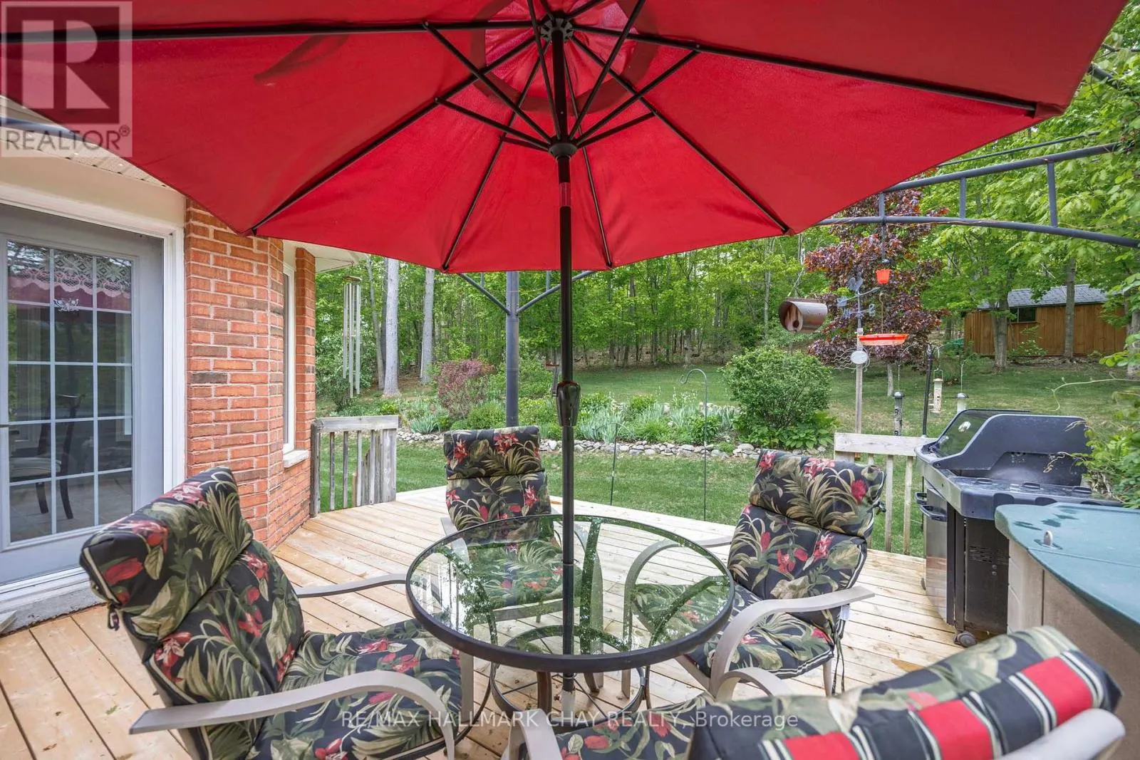 7 PINEVIEW DRIVE