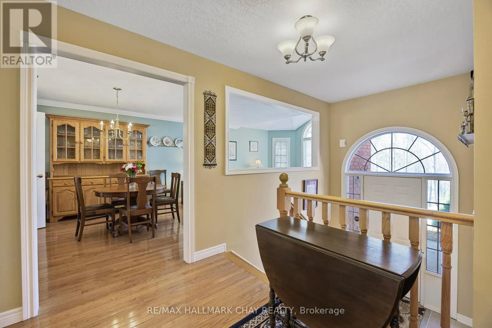 7 PINEVIEW DRIVE