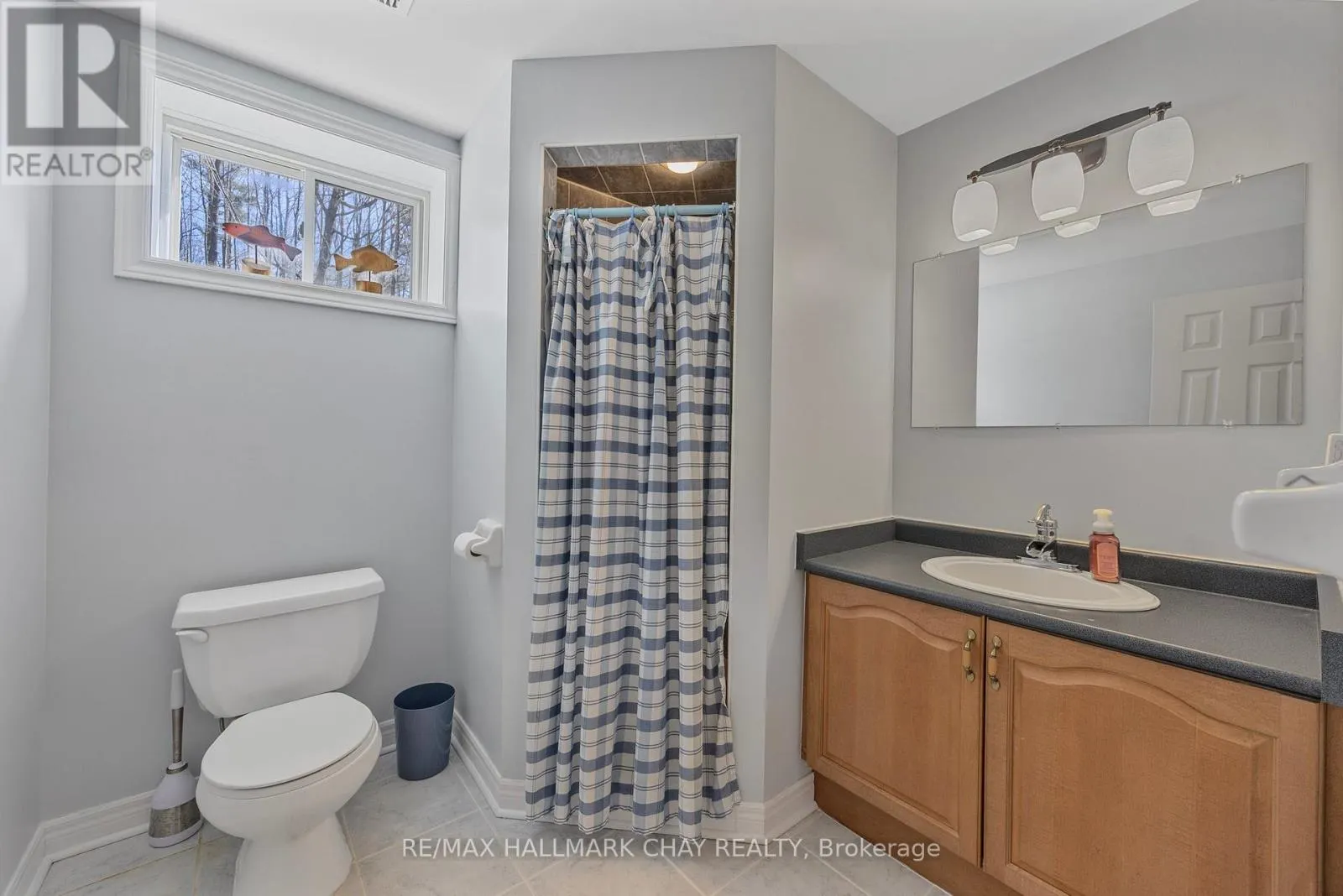 7 PINEVIEW DRIVE