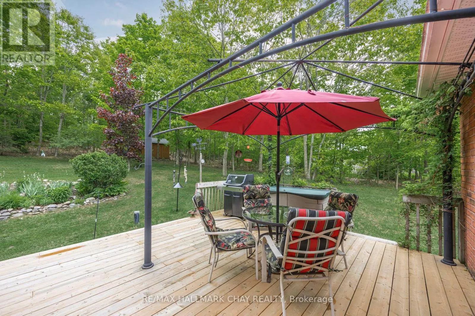 7 PINEVIEW DRIVE
