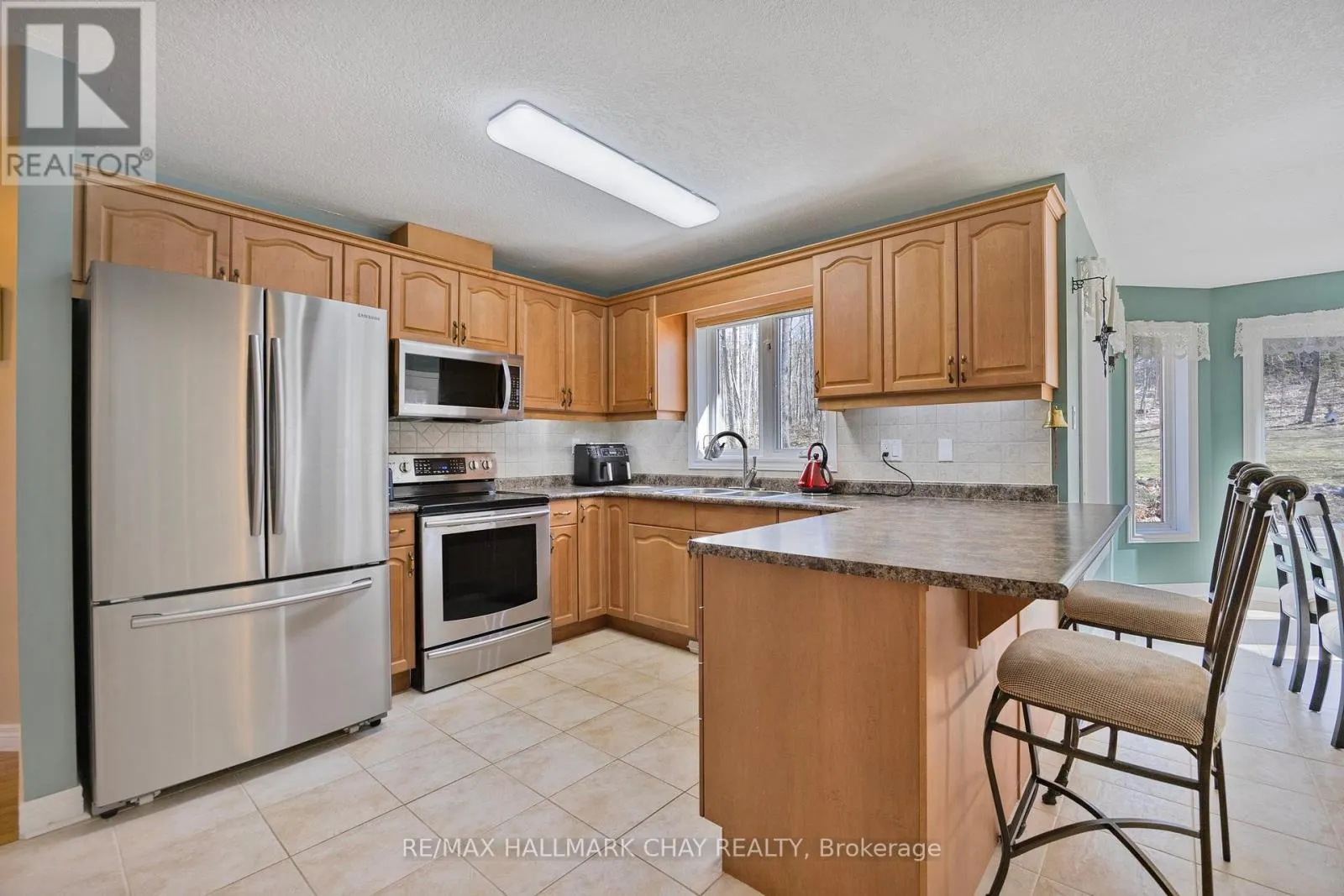 7 PINEVIEW DRIVE