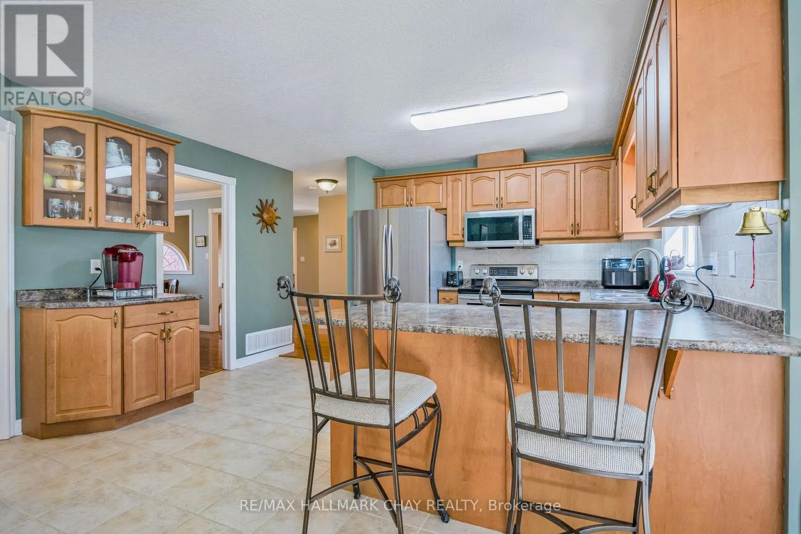 7 PINEVIEW DRIVE