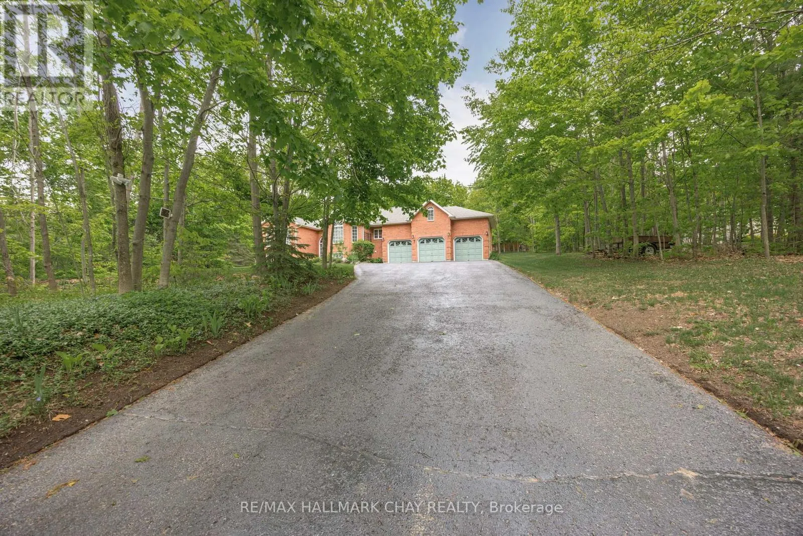 7 PINEVIEW DRIVE