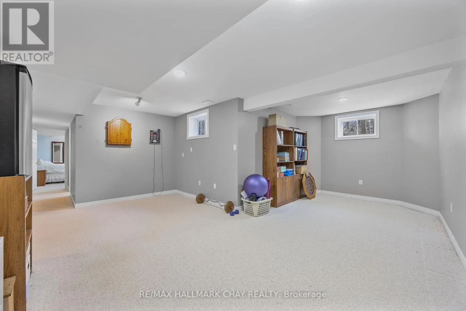 7 PINEVIEW DRIVE