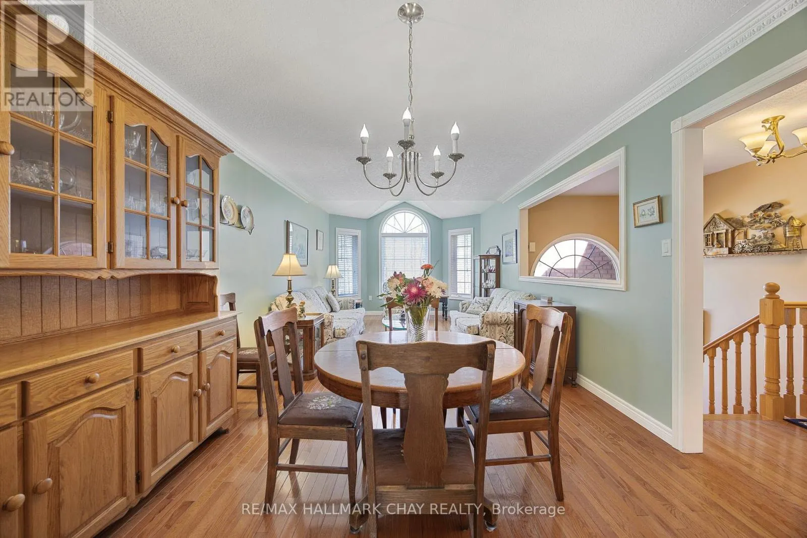 7 PINEVIEW DRIVE
