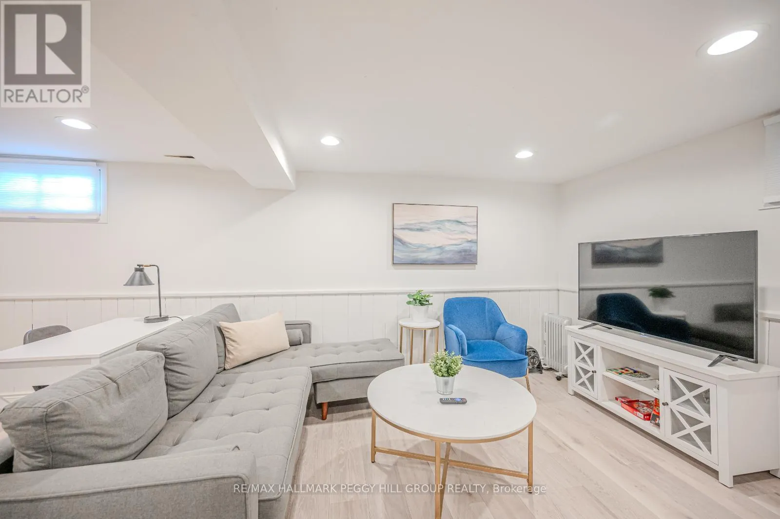 LOWER - 54 SOPHIA STREET E
