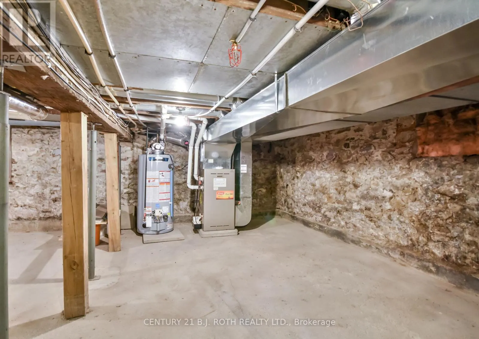 89 ANDREW STREET S